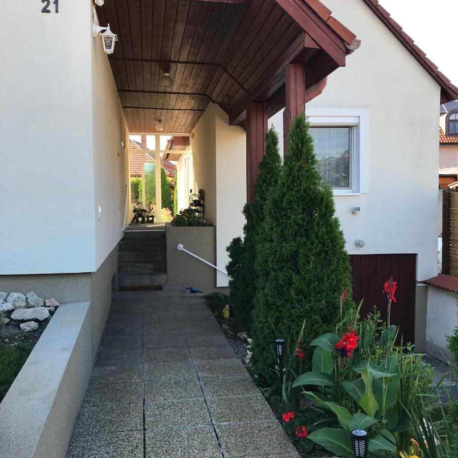 Apartman Tinasol Mosonmagyarovar Bagian luar foto