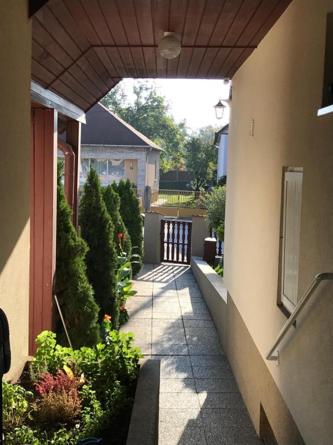 Apartman Tinasol Mosonmagyarovar Bagian luar foto