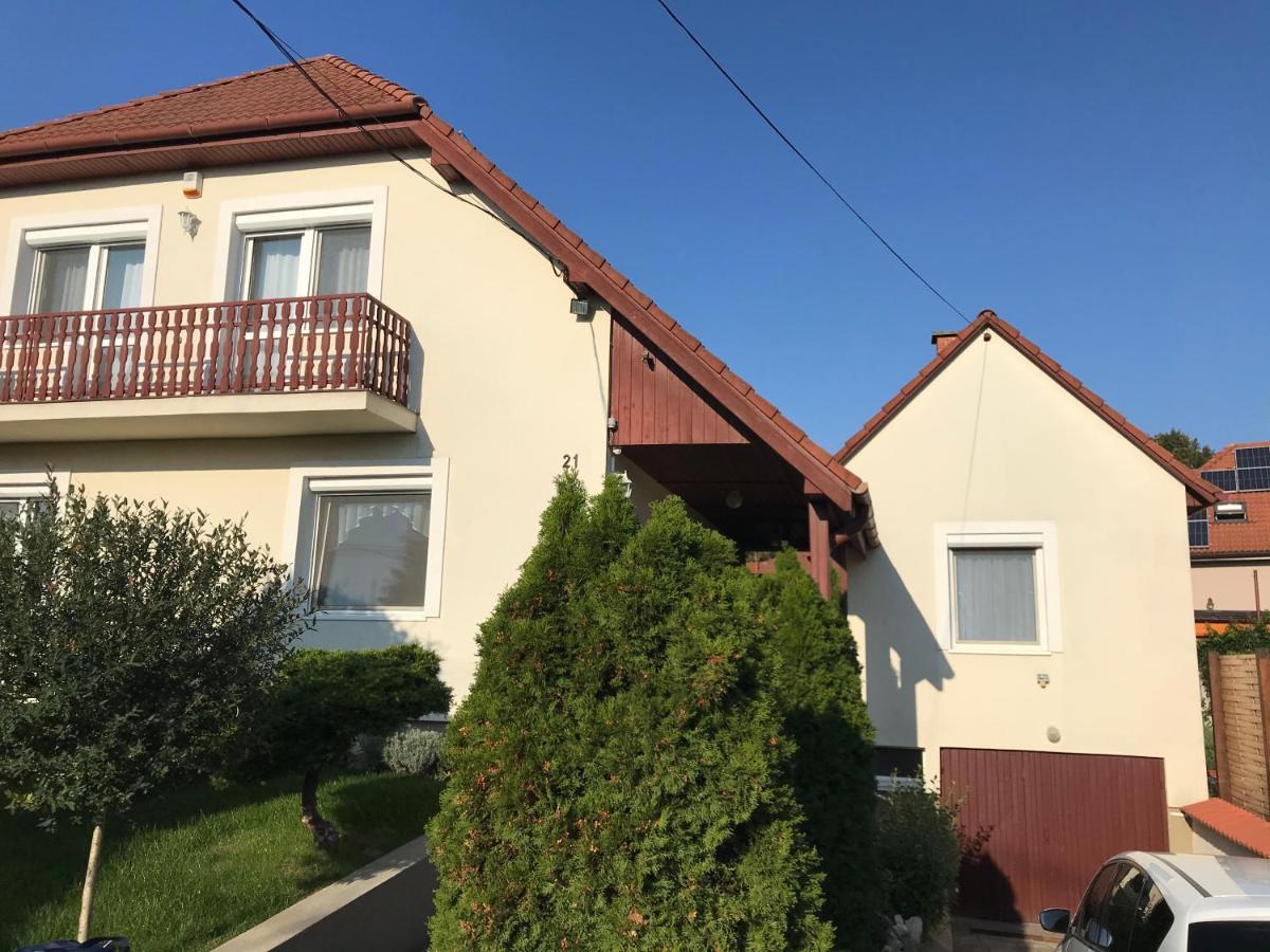 Apartman Tinasol Mosonmagyarovar Bagian luar foto