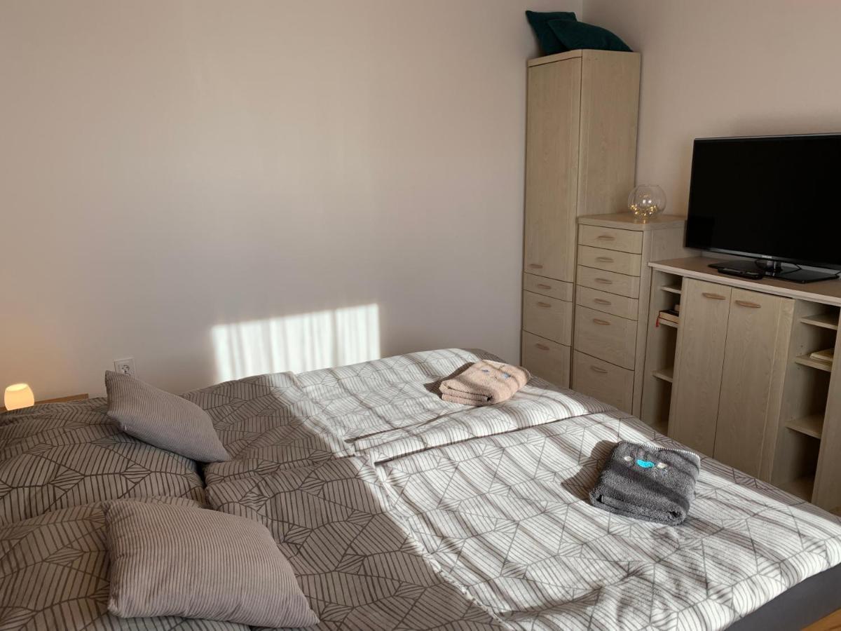 Apartman Tinasol Mosonmagyarovar Bagian luar foto