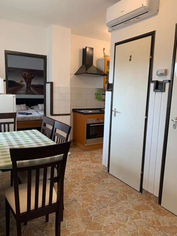 Apartman Tinasol Mosonmagyarovar Bagian luar foto