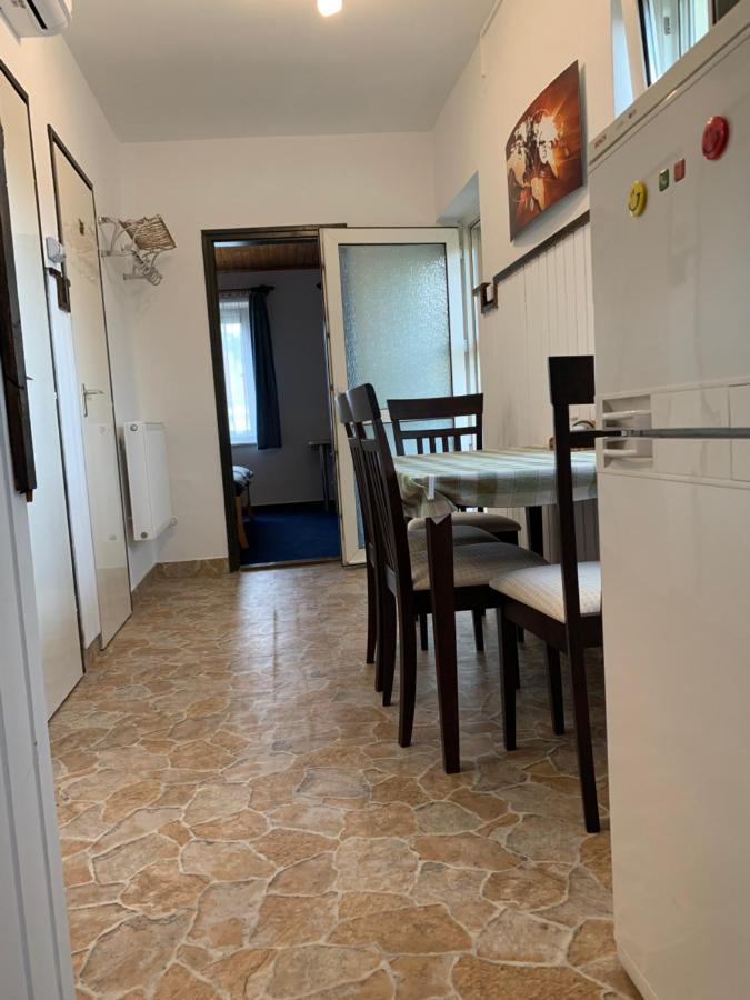 Apartman Tinasol Mosonmagyarovar Bagian luar foto